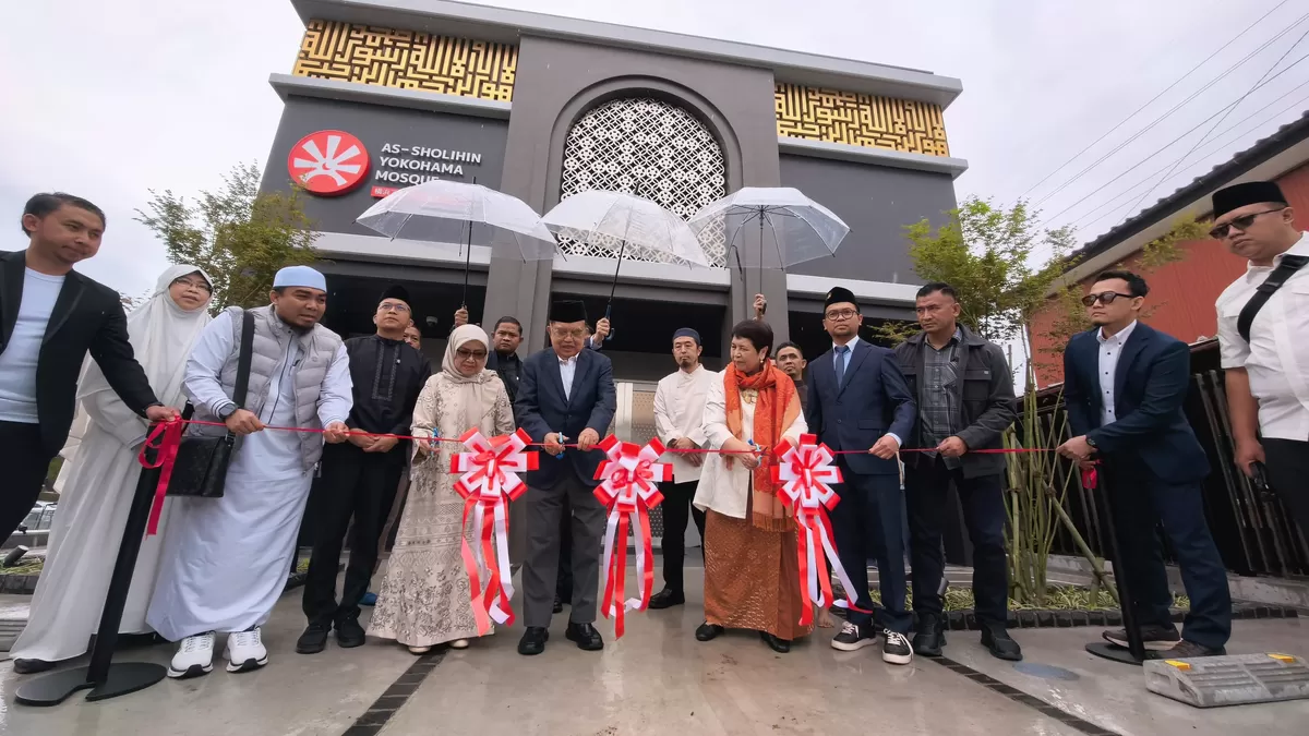 Ketua Umum Dewan Masjid Indonesia (DMI), Jusuf Kalla, meresmikan Masjid As Sholihin di Yokohama, Jepang, Jumat (10/04/2026). (Ist)