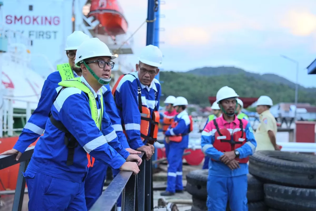 Executive General Manager (EGM) ke fasilitas Stasiun Pengisian dan Pengangkutan Bulk Elpiji Khusus (SPPEK) PT Karunia Harapan Sejati di Jalan Cut Nyak Dien, Kota Kendari, Sulawesi Tenggara.