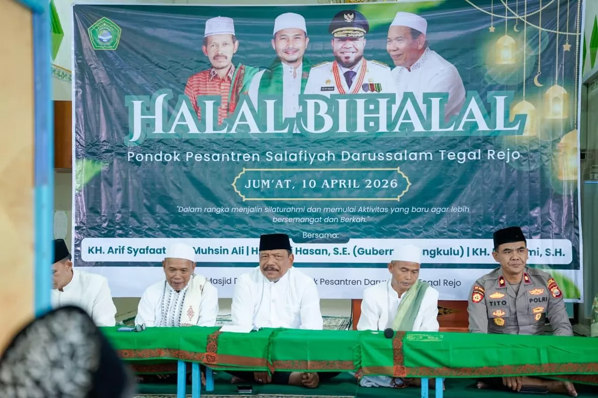 Wagub Bengkulu, Mian menghadiri acara Halal Bihalal di Pondok Pesantren Salafiyah Darussalam Tegal Rejo, Kabupaten Bengkulu Utara, Jumat 10 April 2026.(Foto/Ist)