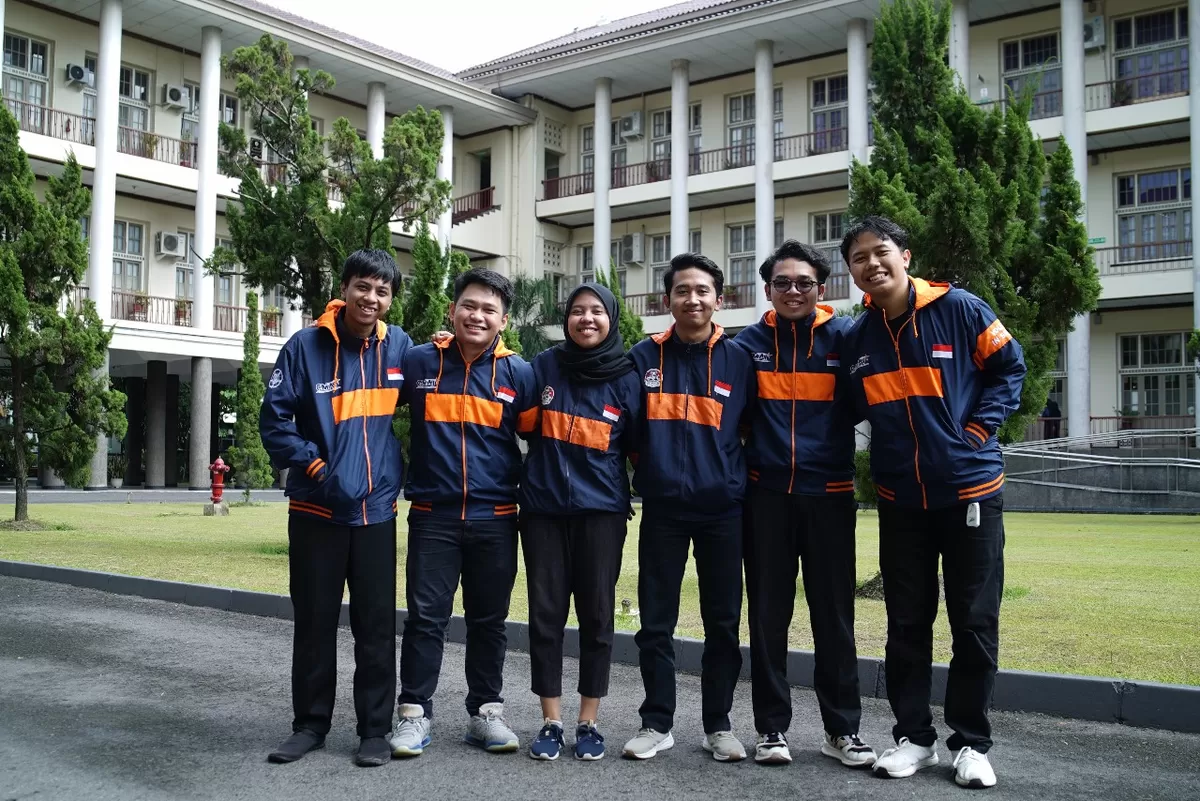 Tim Narantaka dari Gadjah Mada Aerospace Team (GMAT) . Dok. Humas UGM