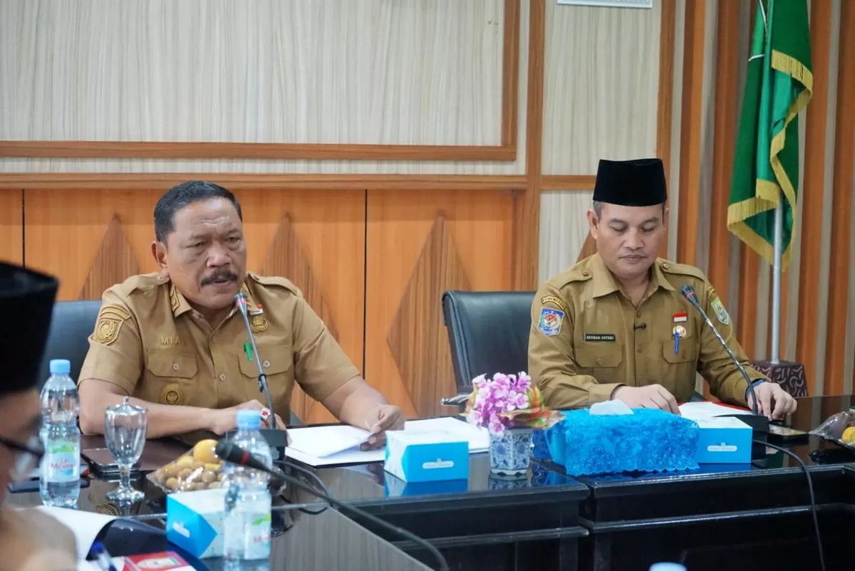 Wagub Bengkulu, Mian didampingi Sekdaprov Herwan Antoni pimpin rapat lanjutan terkait peningkatan PAD Provinsi Bengkulu tahun 2026.(Foto/Ist)