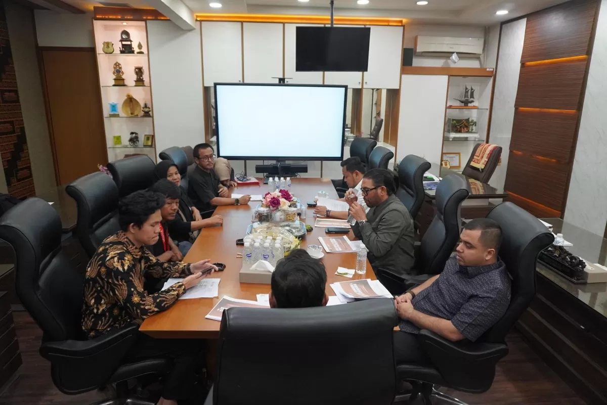 Tim Advokasi Petani Pino Raya  terdiri  atas FMPR, Akar Law Office, Walhi  Bengkulu, dan Walhi Nasional melakukan audiensi dengan Komisi III DPR-RI terkait konflik agraria di Pino Raya.(Foto/Ist)