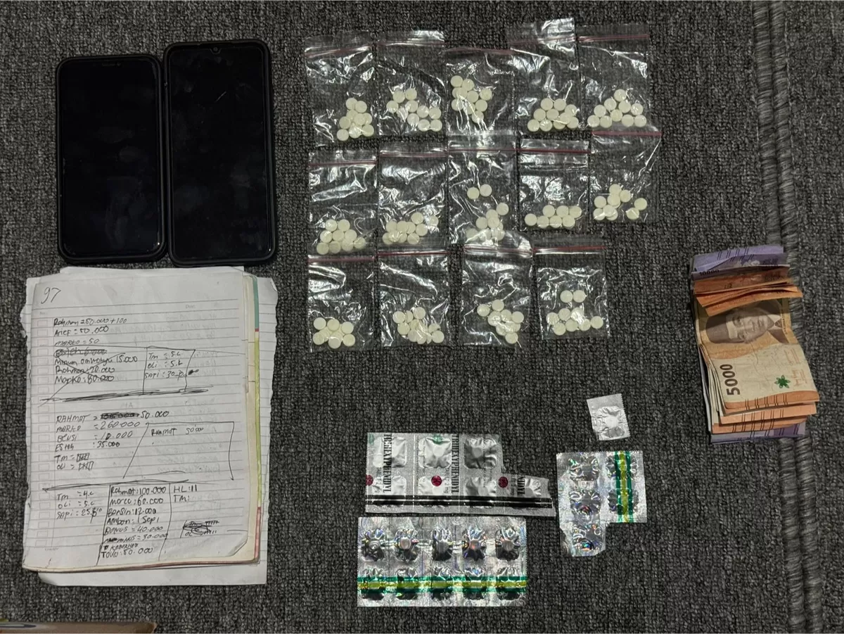 Barang bukti oabat yang disita oleh polisi di Karanganyar.