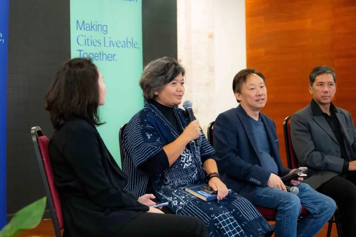  Executive Committee Indonesia Creative Cities Network (ICCN) yang juga Ketua Program Studi Magister Desain FSRD ITB atas nama Dr. Dwinita Larasati, S.Sn., M.A.,