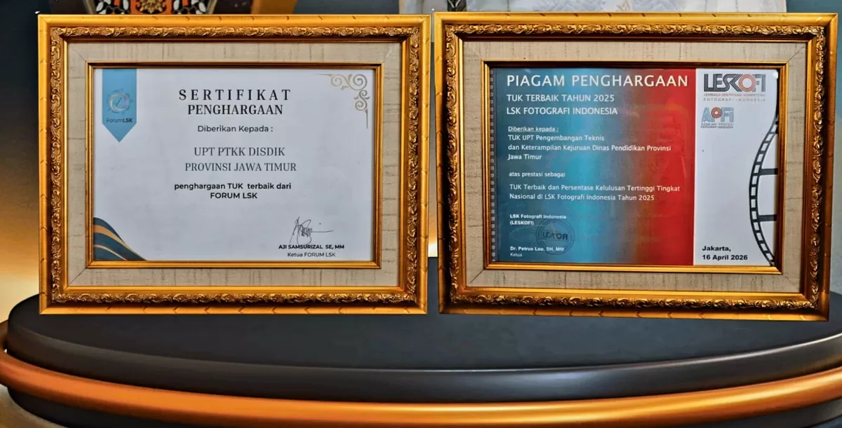 Dua sertifikat penghargaan tingkat nasional diraih Dinas Pendidikan Provinsi Jatim. (Ist)