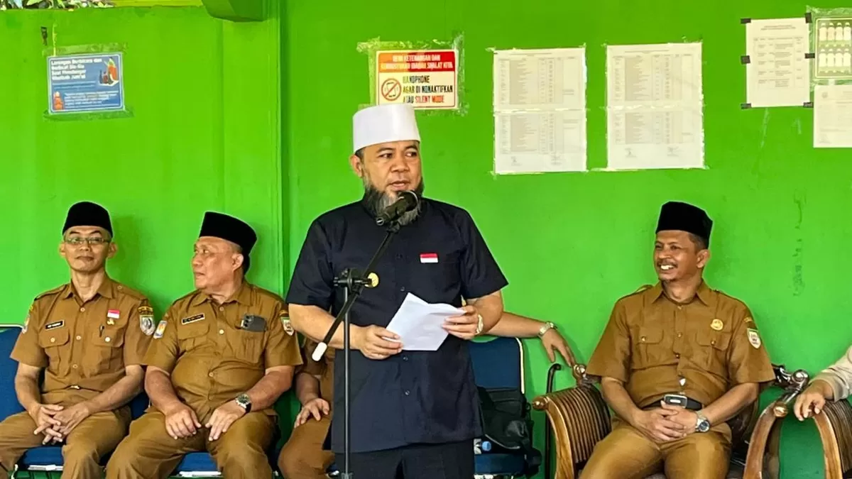 Gubernur Bengkulu, Helmi Hasan membuka kegiatan retreat Merah Putih untuk pelajar SMA berlangsung di SMA Negeri 10 Kota Bengkulu.(Foto/Ist)