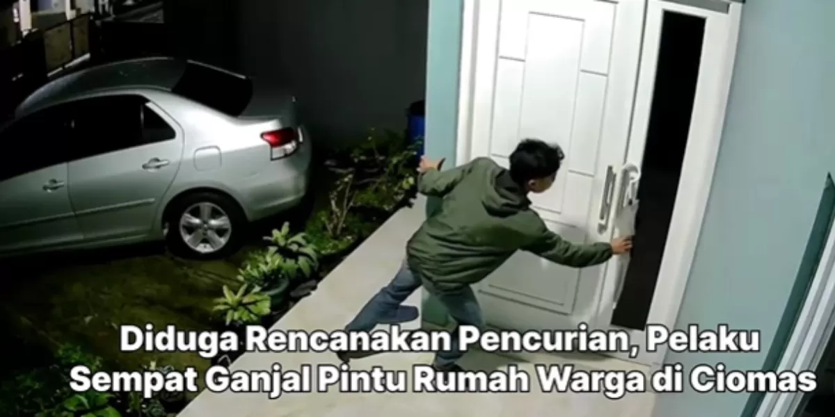 Menyoroti rekaman viral ihwal dugaan aksi pencurian berujung gagal di wilayah Ciomas, Bogor, pada Rabu, 22 April 2026. (Instagram.com/@tapakbogor)