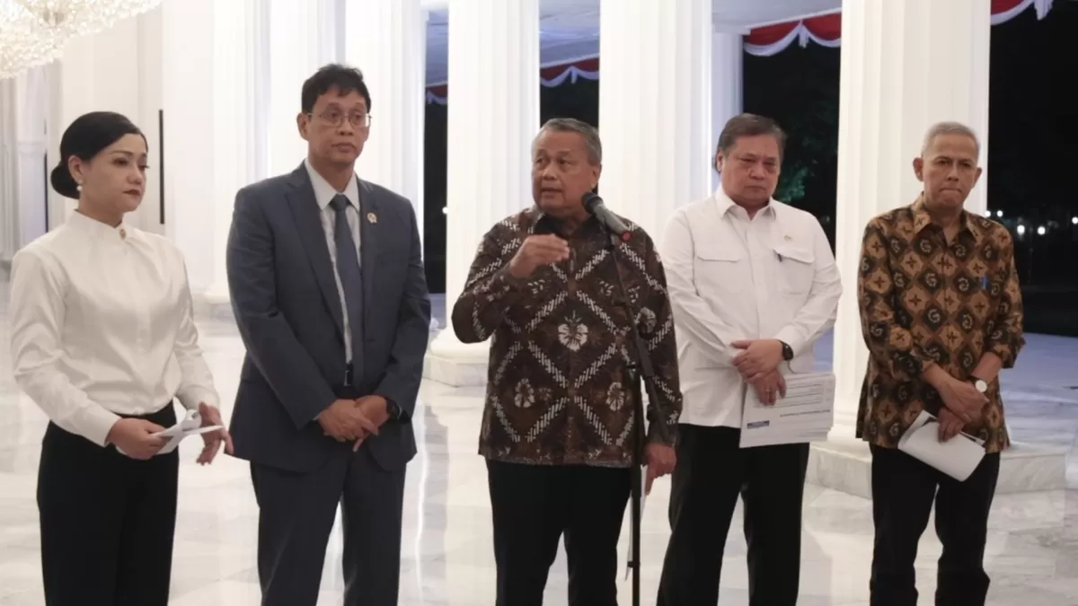 Gubernur Bank Indonesia (BI) Perry Warjiyo mengatakan akan menempuh tujuh langkah penting untuk menstabilkan nilai tukar rupiah terhadap dolar AS