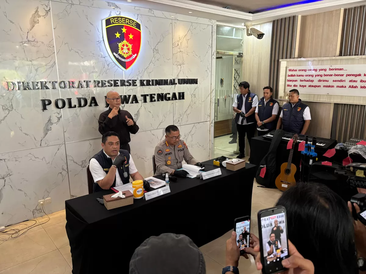 Polda Jateng saat ekspose kasus pencurian alat musik gereja. 