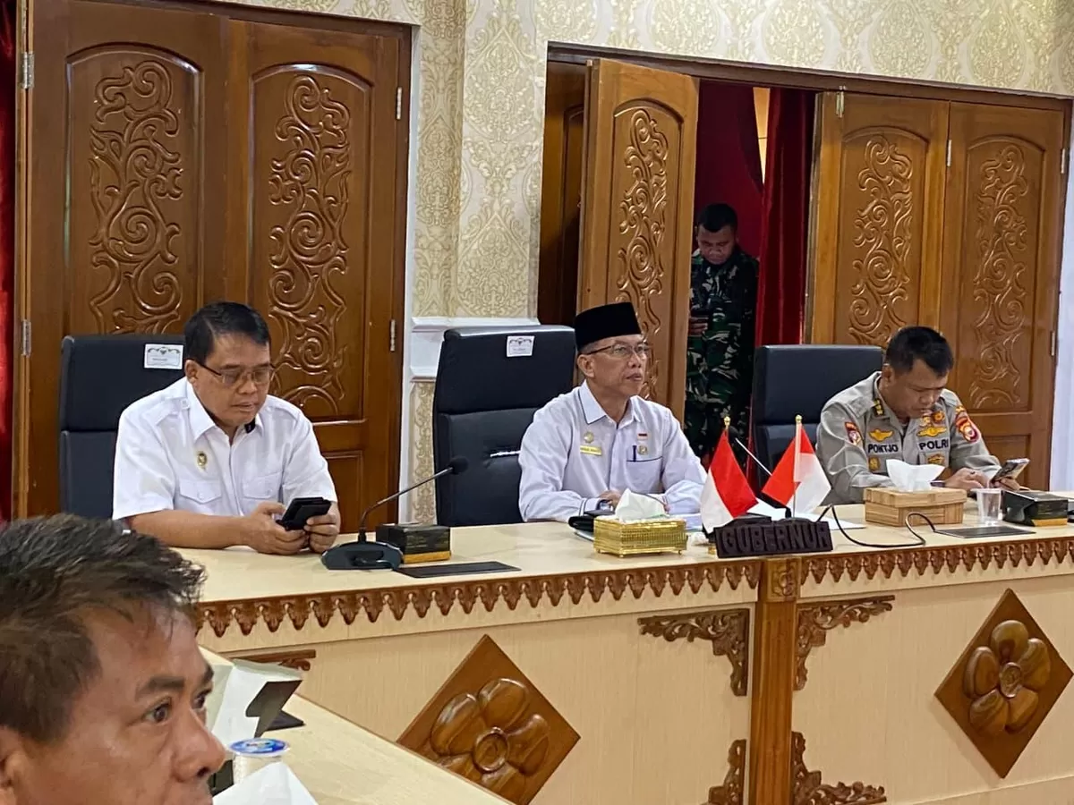 Asisten III Pemprov Bengkulu, Nandar Munadi mengikuti Apel Kesiapsiagaan Penanganan Karhutla Nasional Tahun 2026,dan Reaktivasi Desk Penanggulangan Karhutla secara virtual melalui Zoom Meeting di Bala