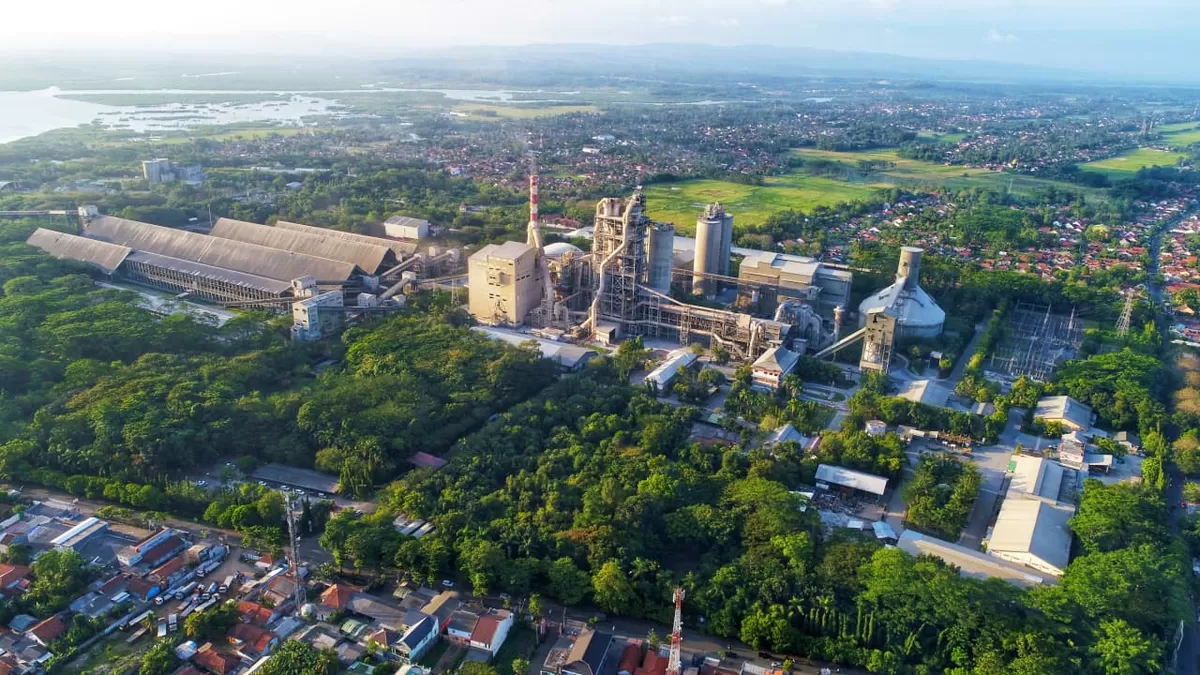 Pabrik semen terintegrasi milik SIG Group di Kabupaten Cilacap, Jawa Tengah.