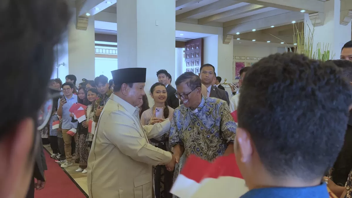 Presiden RI disambut Romo Agus seorang diaspora Indonesia yang sudah 15 tahun diFilipina dok. Bakom RI