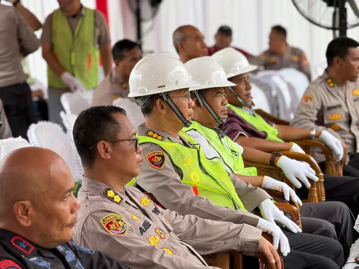Karo Logistik Polda Bengkulu, Kombes Pol Aprianto Suseno pimpin peletakan batu pertama pembangunan gedung ketahaan pangan Polri kapasitas 1.000 ton.(Foto/Ist)