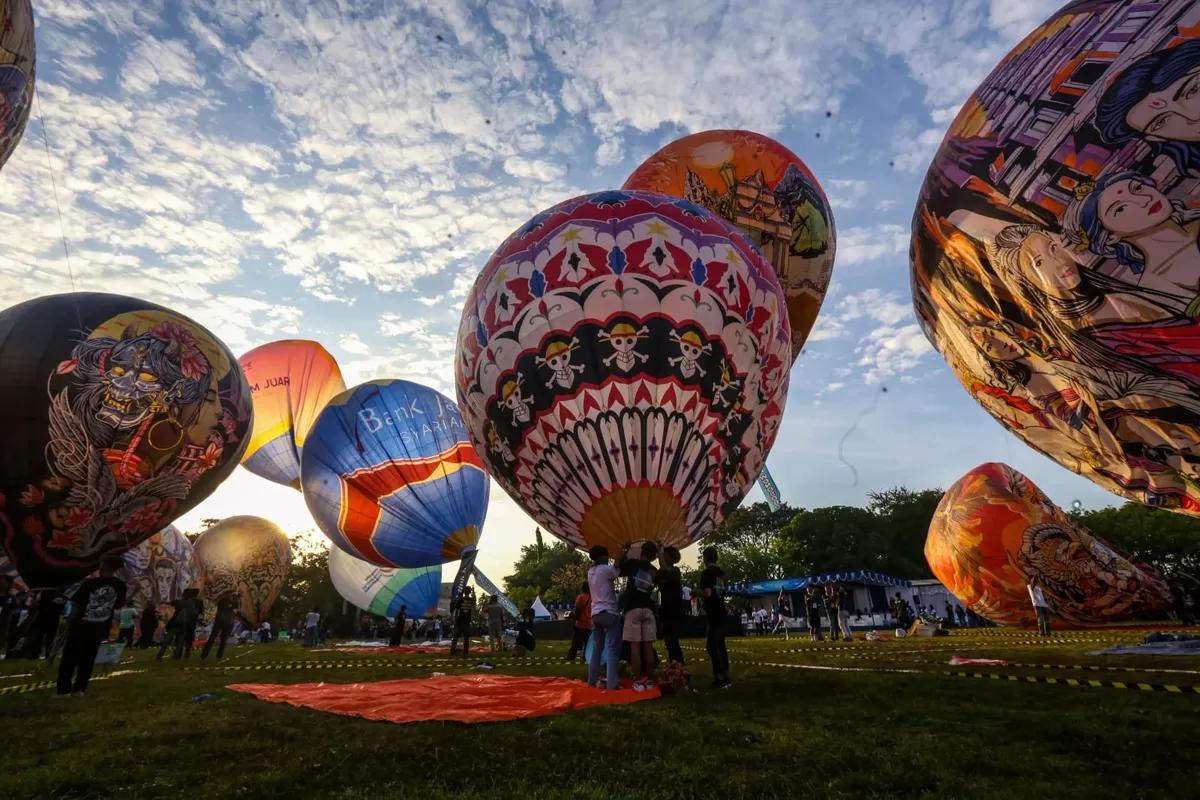Festival Balon udara solo (instagram\festival balon\alun alun solo