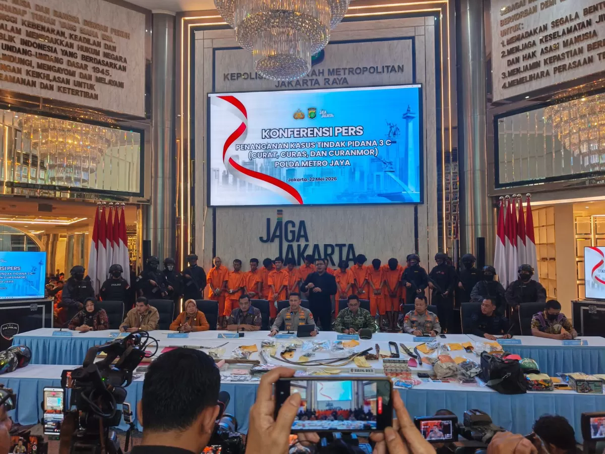 Barang bukti dan pelaku kejahatan di jalanan berhasil diamankan oleh Polda Mwtro Jaya saat menggelar operasi .(Foti/Ist)