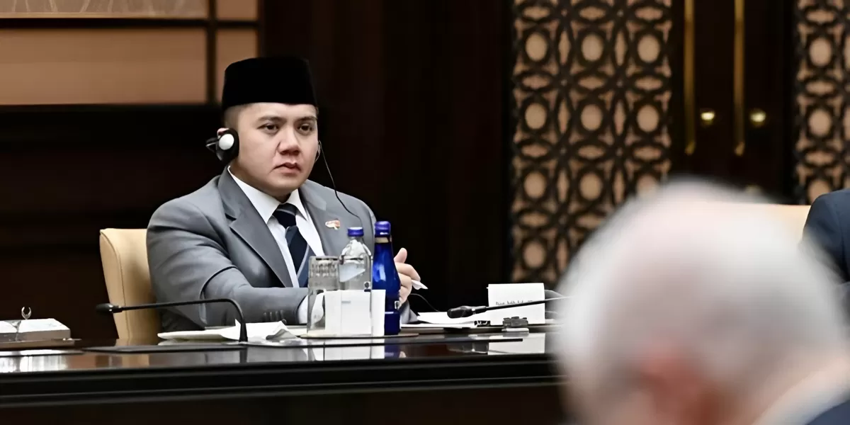Sekretaris Kabinet (Seskab) RI, Teddy Indra Wijaya menjelaskan ihwal kunjungan kerja luar negeri Presiden Prabowo yang membuahkan hasil nyata. (Dok. Sekretariat Kabinet RI)