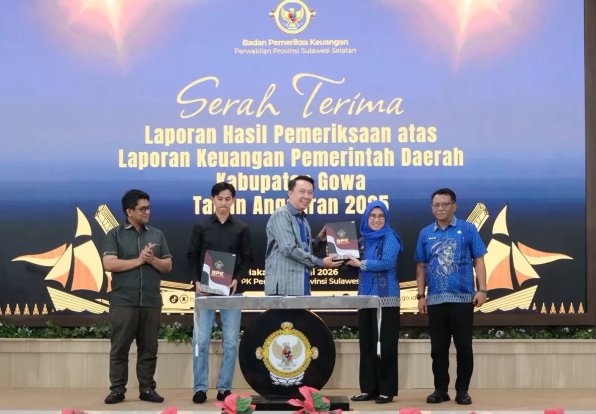 Bupati Gowa, Sitti Husniah Talenrang pada Penyerahan Laporan Hasil Pemeriksaan (LHP) BPK di Kantor BPK RI Perwakilan Sulawesi Selatan, Makassar, Jumat (5/6). (Ist)