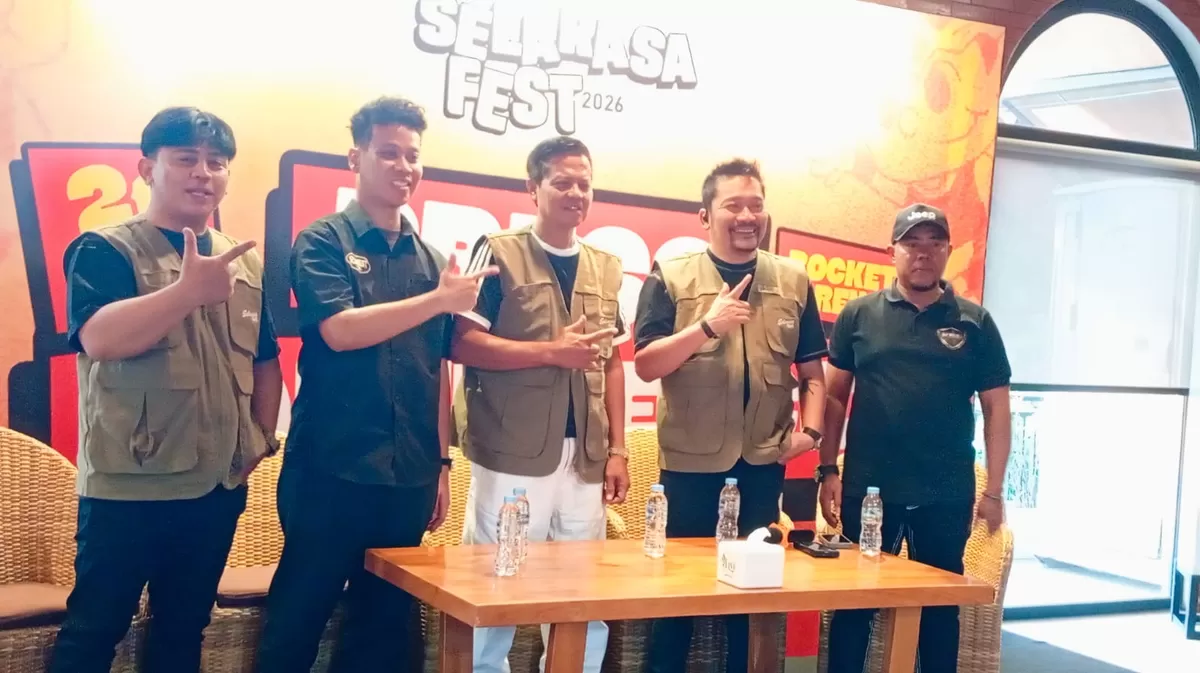 Punggawa Selarasa Fest berpose dalam acara jumpa pers di Rocket Arena Godean 