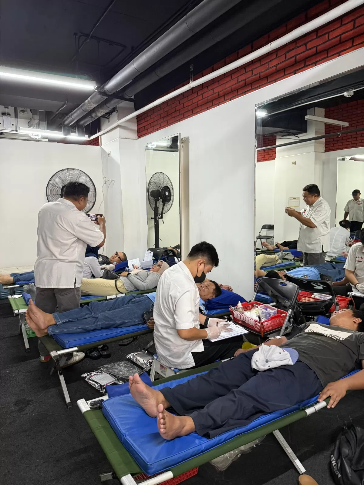 Masyarakat dan Pengunjung Mal Ciputra Jakarta melakukan donor darah, Sabtu, 6 Juni 2026 ((Istimewa))