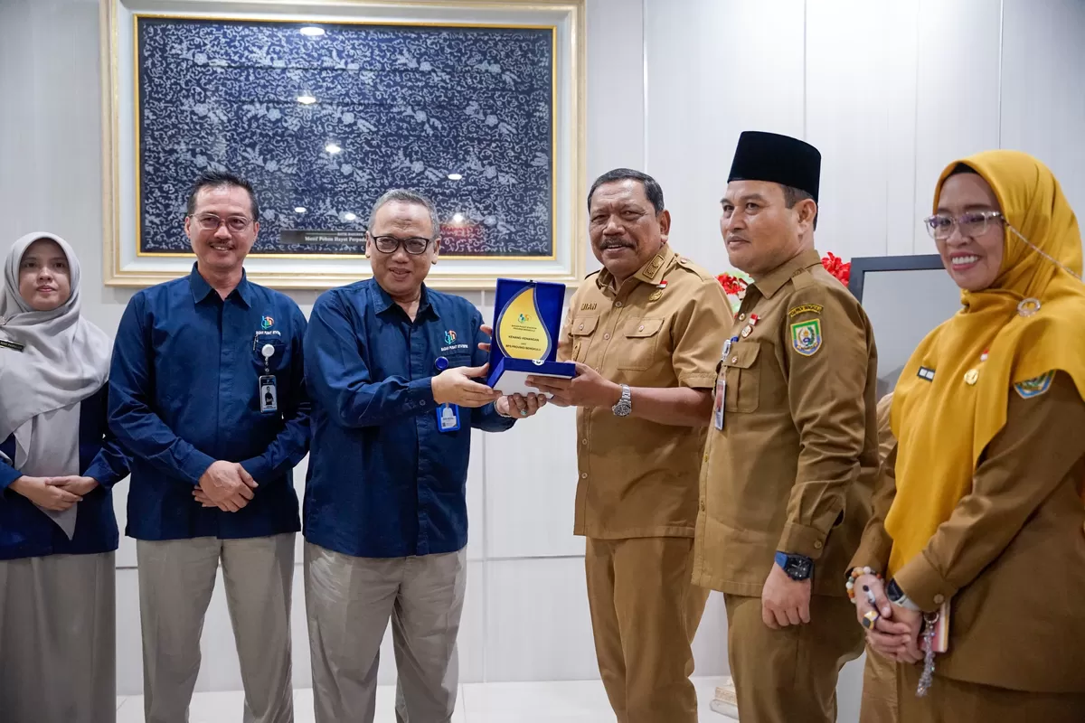 Kepala BPS Bebgkulu Wab Rizal audensi dengan Wagub Mian terkait pelaksanaan sensus ekonimi di Bengkulu. (Foto/Ist)