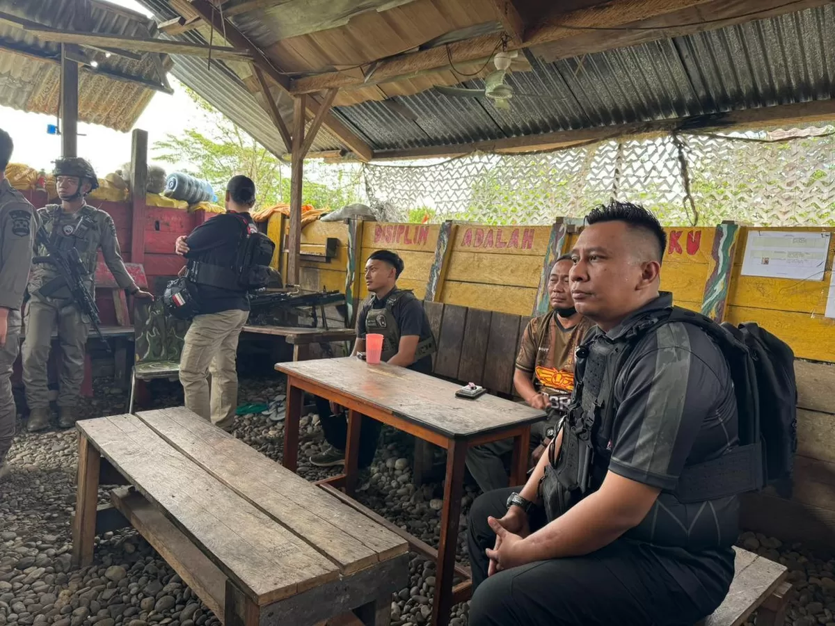 Tim Kesehatan Oos Danai Cartenz lakukan pemeriksaan kesehatan di pos- pos Yahukimo. (Foto/Ist)