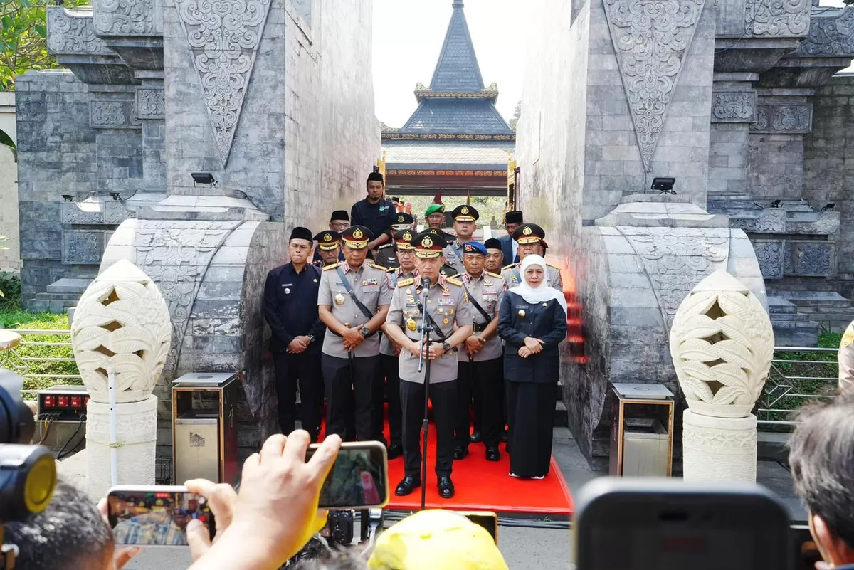 Kapolri melakukan ziarah ke sejumlaj makam Presiden RI dalam rangka menyambut Hari Bhayangkara ke -80 tahun 2026. (Foto/Ist)