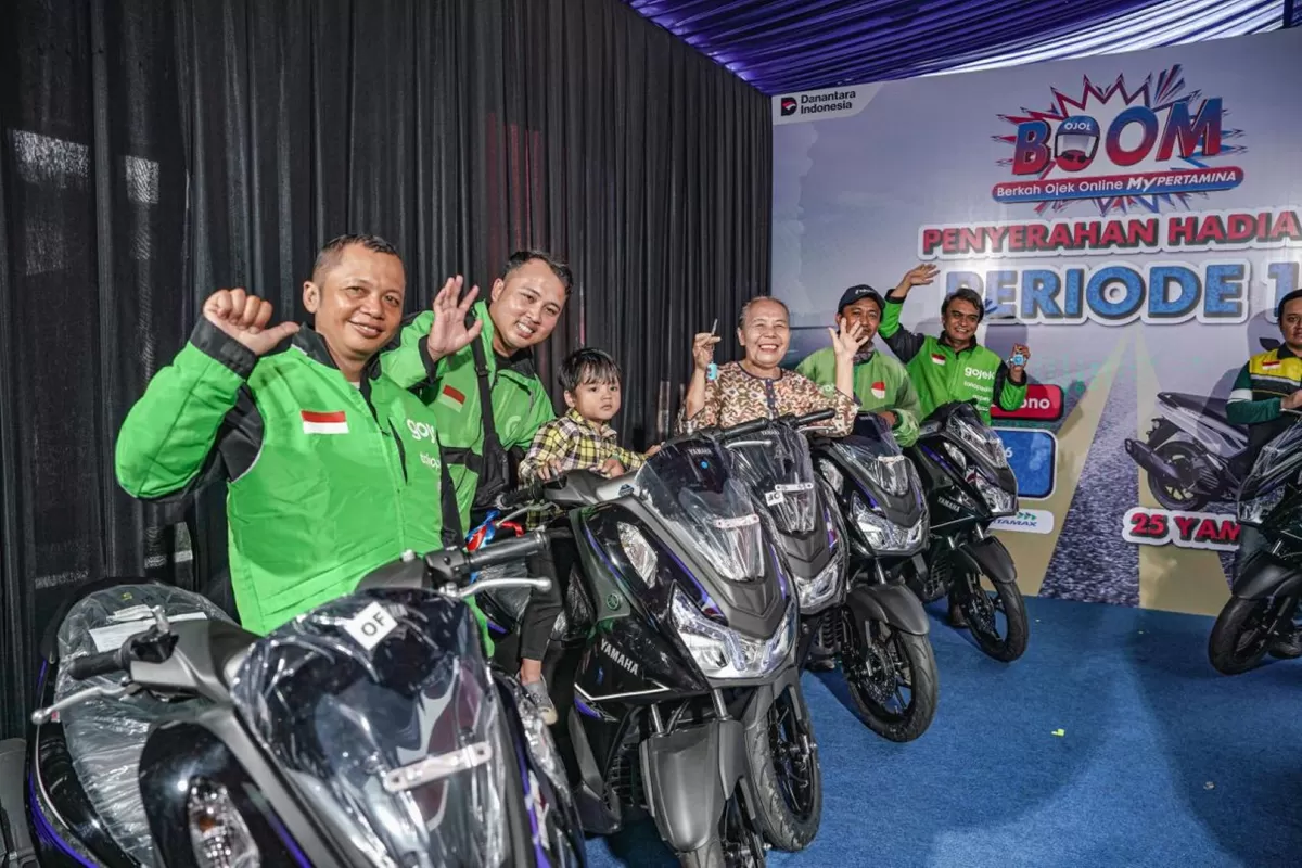 Hadiah untuk pengemudi ojek online yang setia menggunakan Pertamax Series melalui aplikasi MyPertamina dalam aktivitas sehari-hari. 9ist)