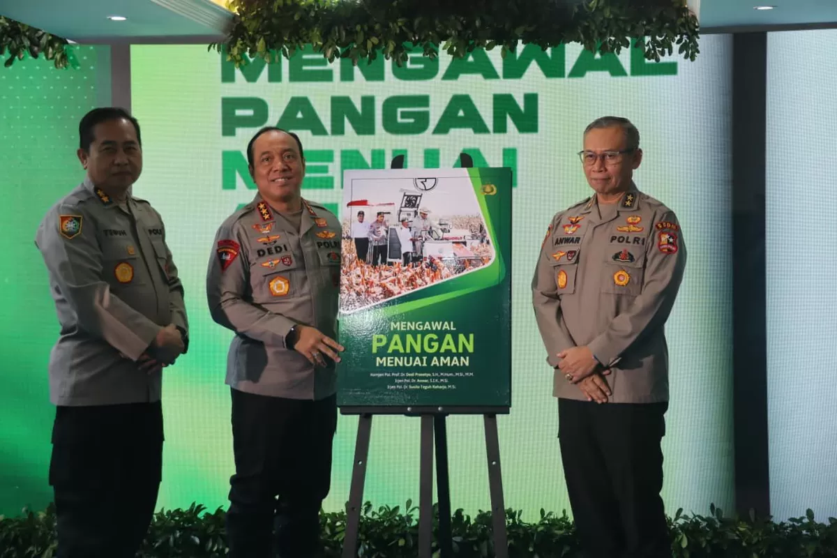 Wakapokri   Dedi Prasetya meluncurkan buia tentang ketahanan pangan nasional di Jakarta. (Foto/Ist)