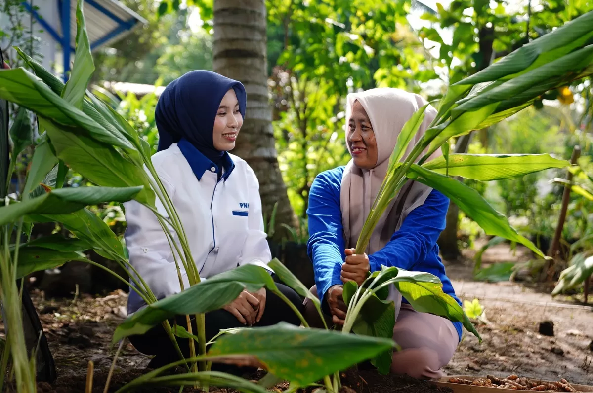 PNM telah memberdayakan 23,3 juta perempuan prasejahtera. Pendapatan nasabah naik signifikan berkat pembiayaan dan pendampingan.