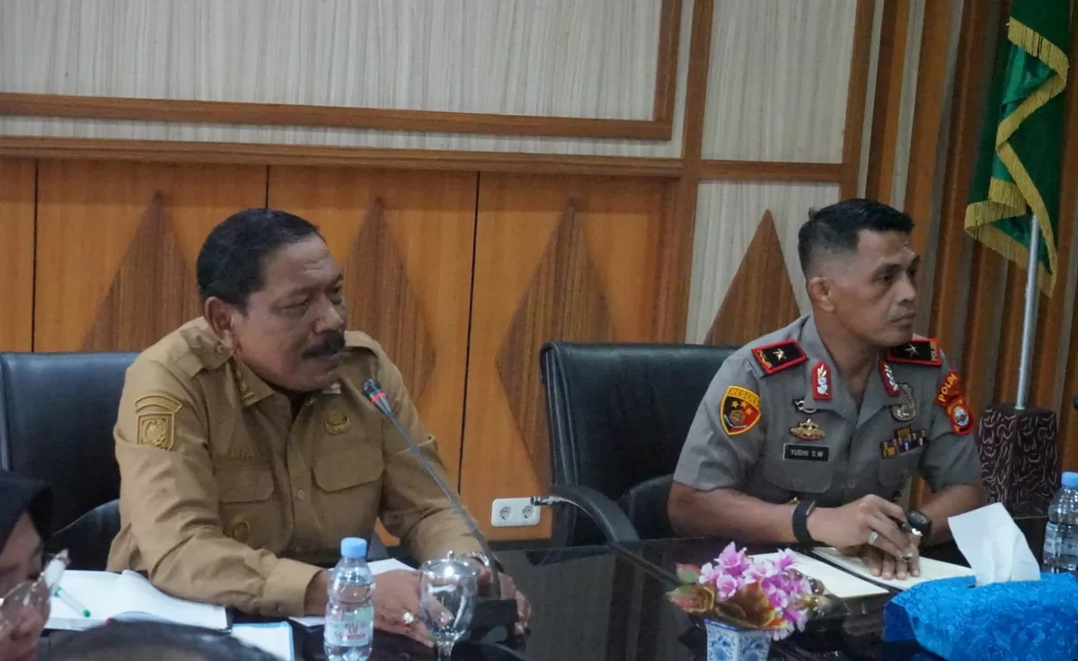 Wagub Bengkulu. Mian menghadiri heraring dengan masyarakat Bengkulu Tengah. di Kantor Gubernur Bengkulu. (Foto/Ist)