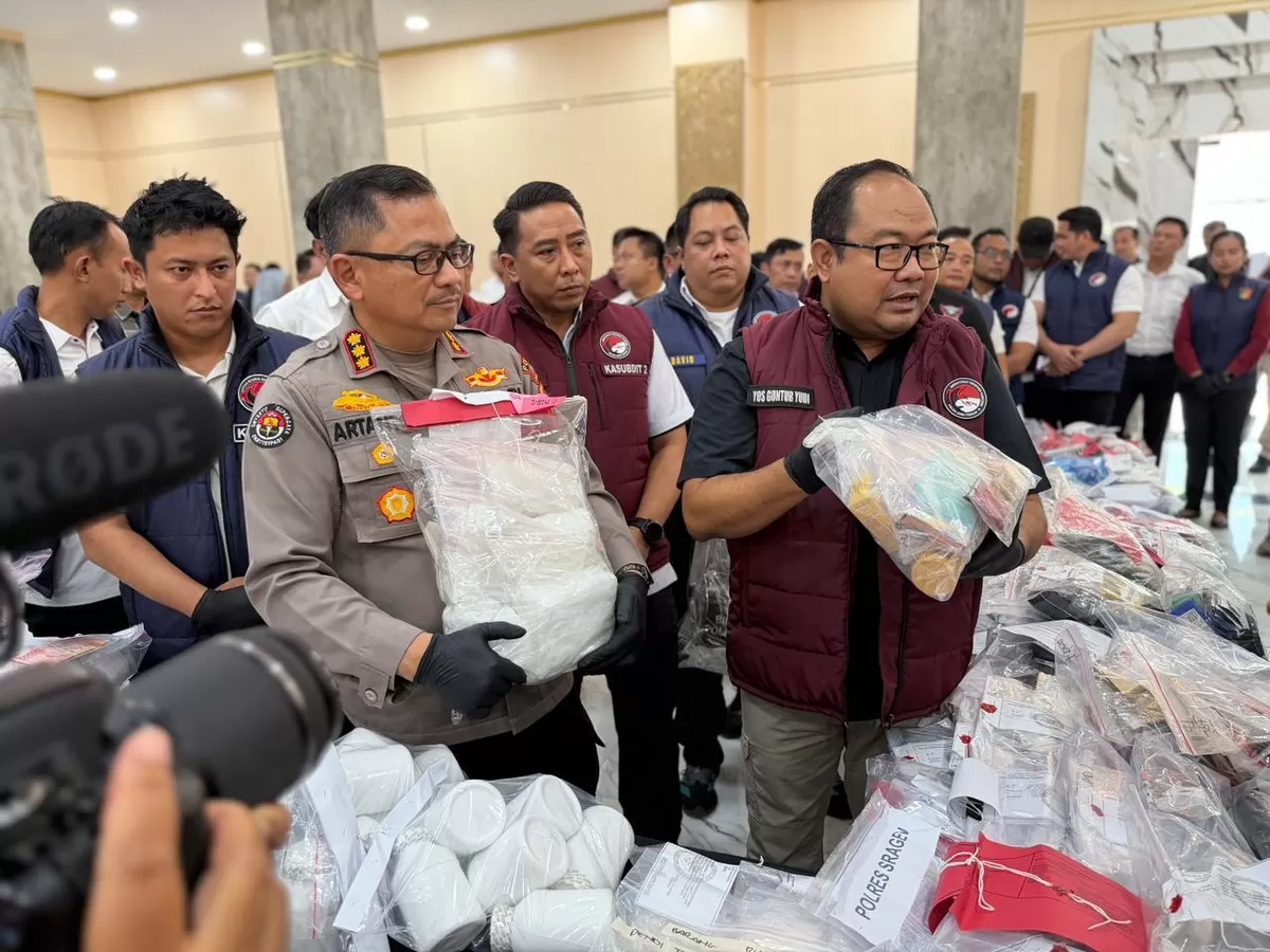 Polda Jateng mengungkap 1.201 kasus narkoba selama Januari-Juni 2026. Sebanyak 1.485 tersangka diamankan dengan barang bukti 215,81 kg.