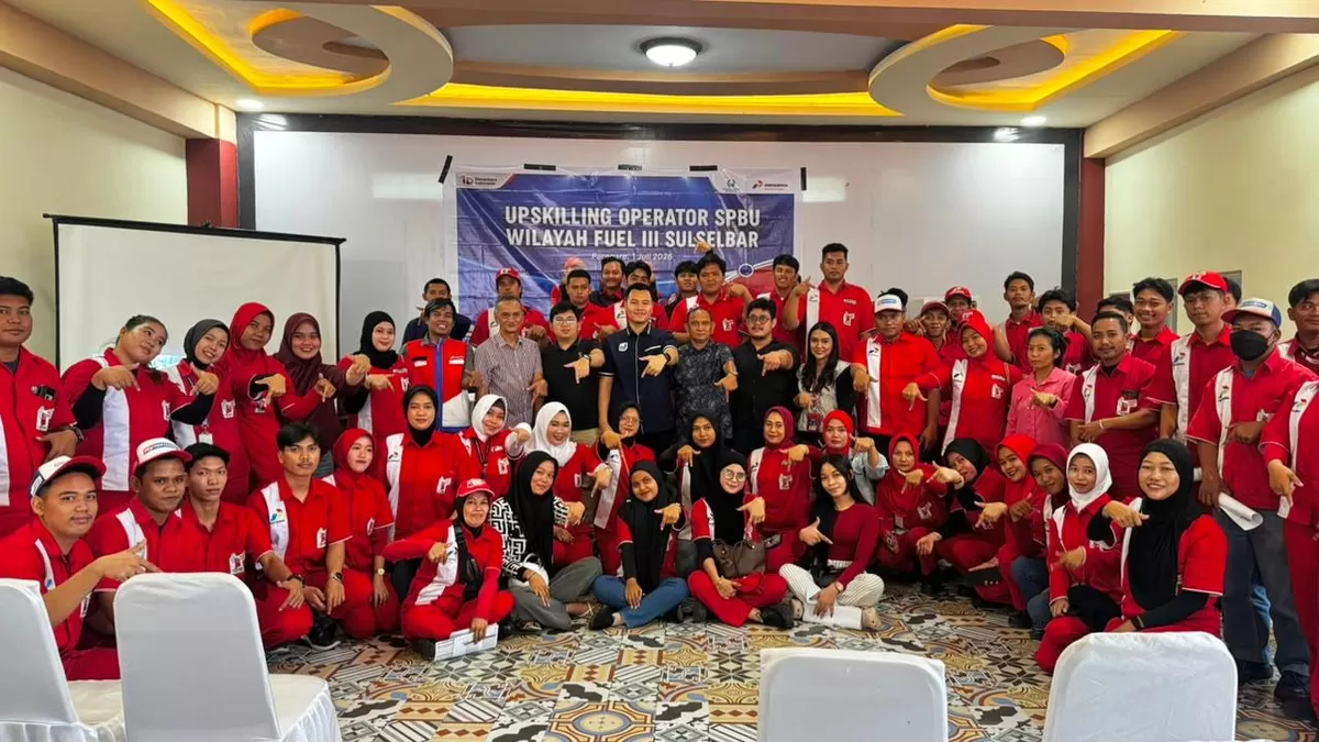 Operator dan pengawas SPBU merupakan ujung tombak pelayanan Pertamina kepada masyarakat. (Ist)