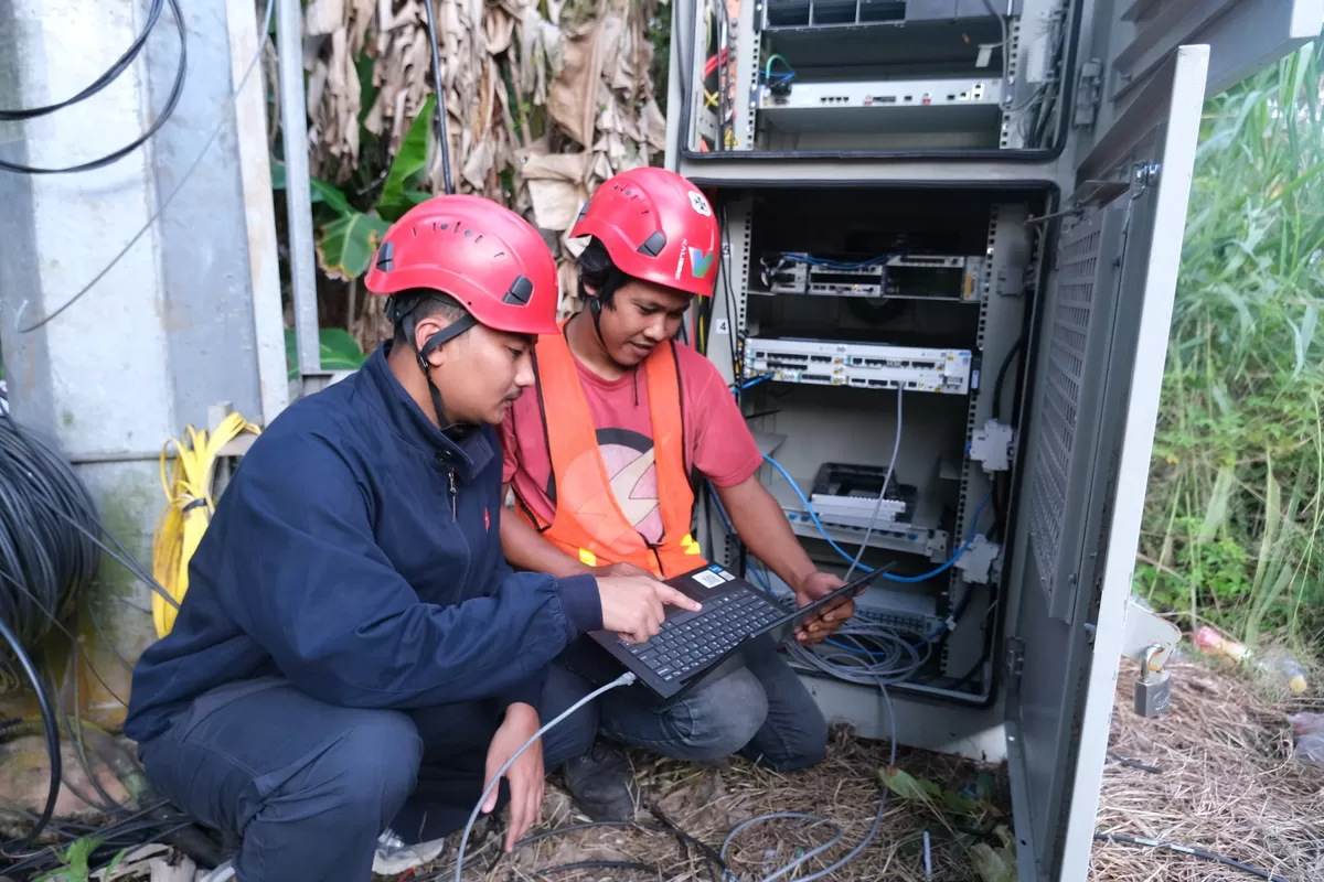 Telkomsel sukses mendukung penyelenggaraan konser akbar Papua Van Java (PVJ) yang berlangsung pada Sabtu (4/7) di Stadion Mandala, Jayapura (Telkomsel)
