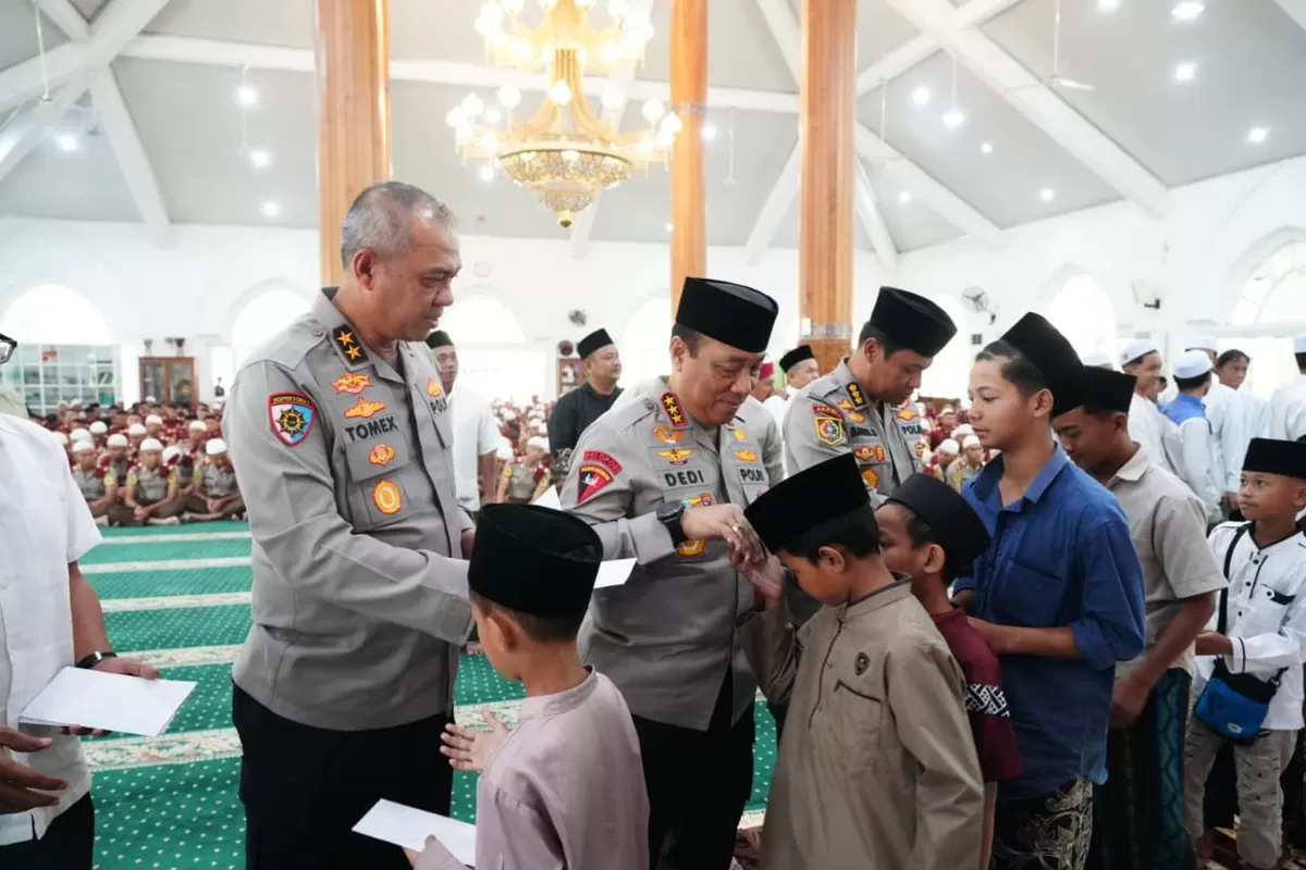 Wakapolri  tanamkan jiwa sosial pada taruna Akpol lewat santunan anak yatim dalam rangka Hari Bhayangkara ke 80 tahun 2026.(Foto/Ist)