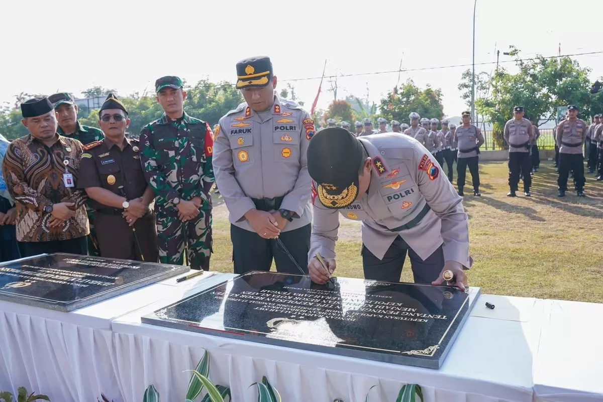 Kapolda Jateng tanda tangani peningkatan status Polresta untuk Polres Klaten dok. Humas Polda Jateng