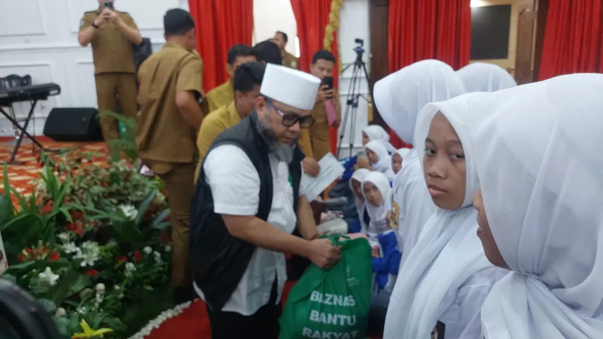 Gubernur Bengkulu Helmi Haaan membuka retret  merah putih siswa SMA/SMK dan SLB se- Bengkulu.(Foto/Ist)