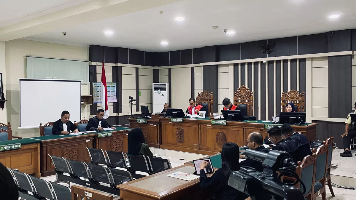 Bupati Pekalongan nonaktif Fadia Arafiq tak mengajukan eksepsi atas dakwaan KPK dan memilih menghadapi pembuktian di persidangan. (SP/Gregorius Steven)