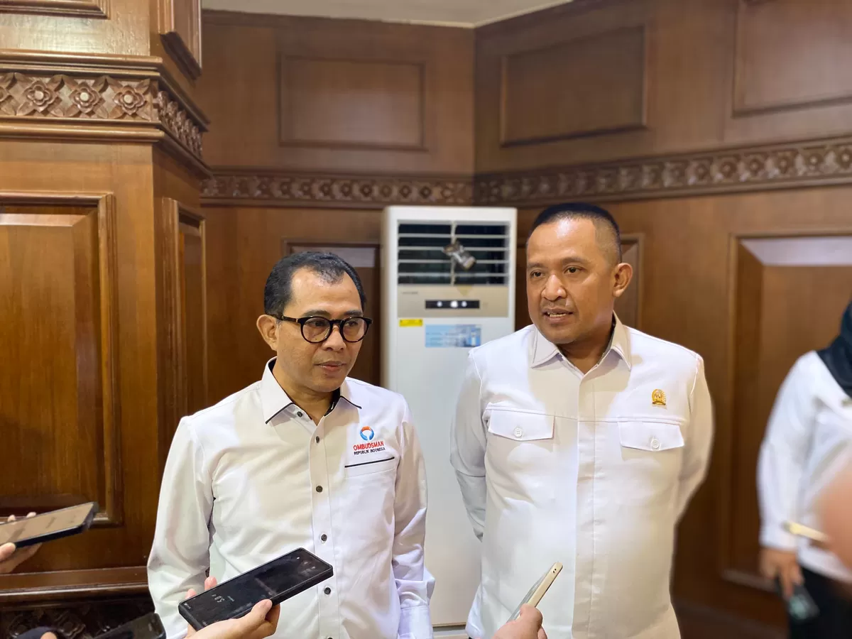 Nuzran Juher Anggota Ombudsman RI (kiri)  (SP/Gregorius Steven )