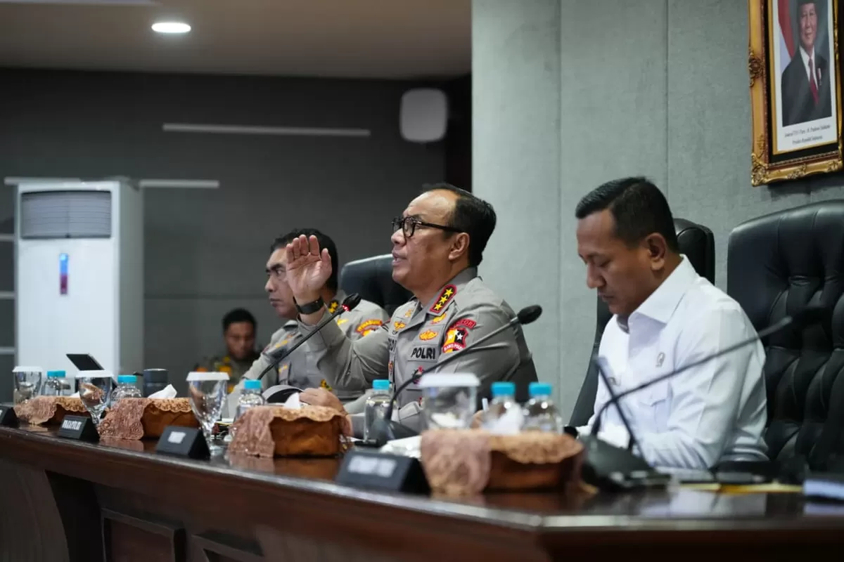 Wakapokri dan Wamen Kehutanan konsolidasi maslaah dampak El Nini dan Karhutla secarq nasional. (Foto/Ist)