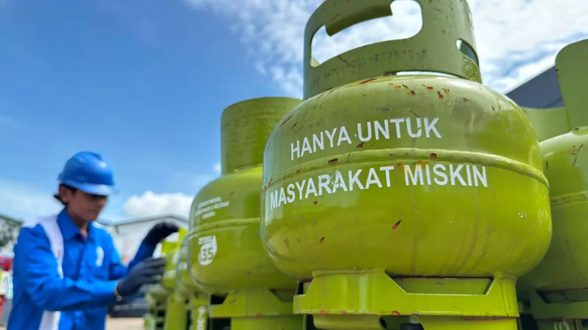 Peningkatan kebutuhan LPG subsidi 3 kg direspon cepat Pertamina dengan menambah pasokan (extra dropping) sebanyak 2.131 tabung atau setara 34 persen dari rerata penyaluran harian di sejumlah daerah.