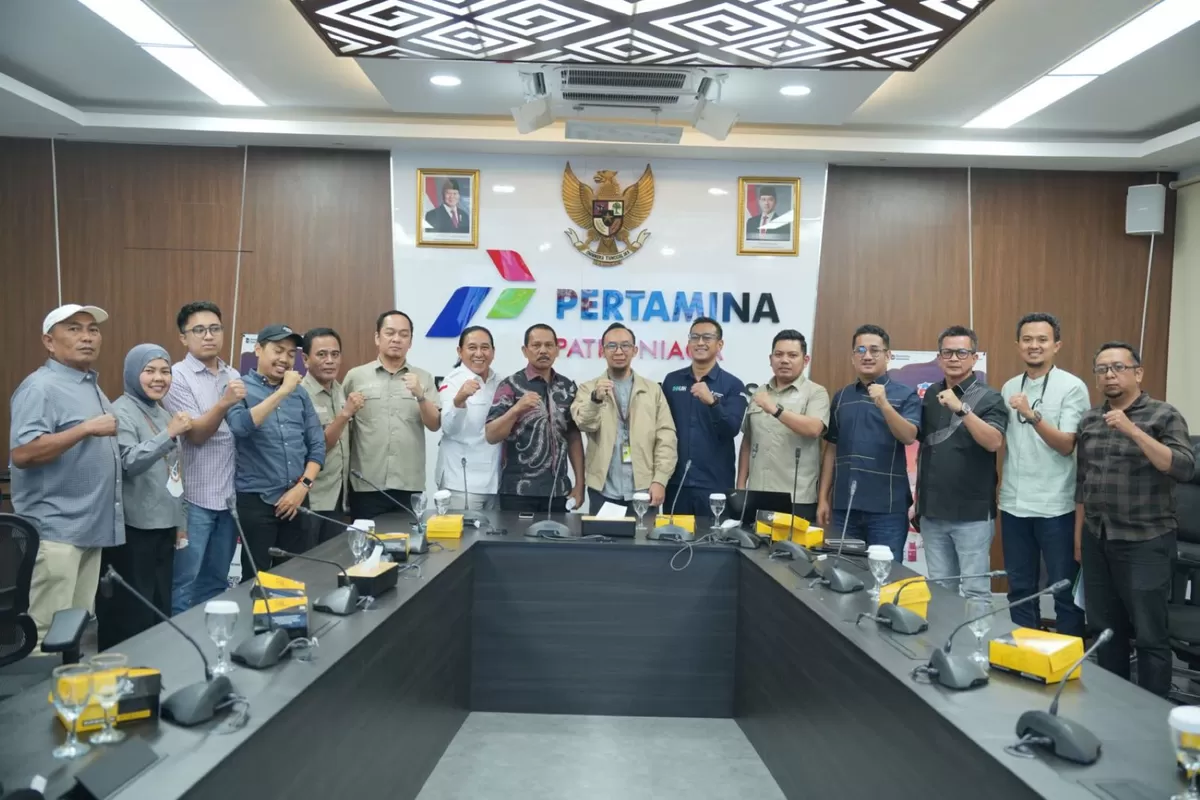 Pertemuan Komisi II DPRD Bone dengan PT Pertamina Patra Niaga Regional Sulawesi, mereka sampaikan aspirasi masyarakat terkait kebutuhan BBM bersubsidi, khususnya Biosolar, serta ketersediaan LPG 3 Kg.