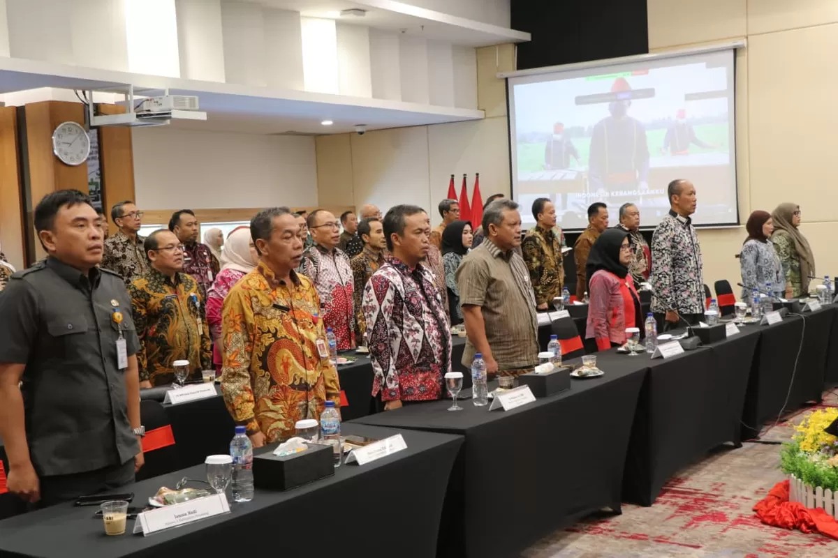 OJK mendorong penguatan BPR milik pemda melalui KUB bersama BPD untuk memperkuat modal, daya saing, dan pembiayaan UMKM daerah.