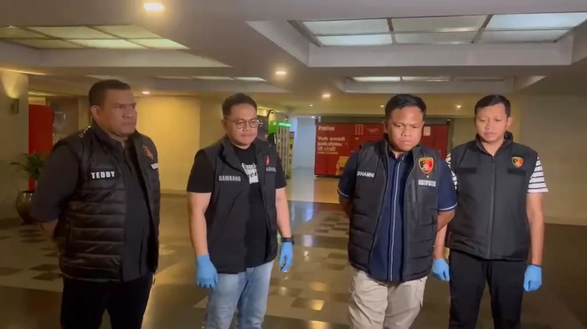 Pokri Amankan 2 WNA pelaku penyelindupan emas tambang ilegal ke luar negeri.(Fotio/Ist) 