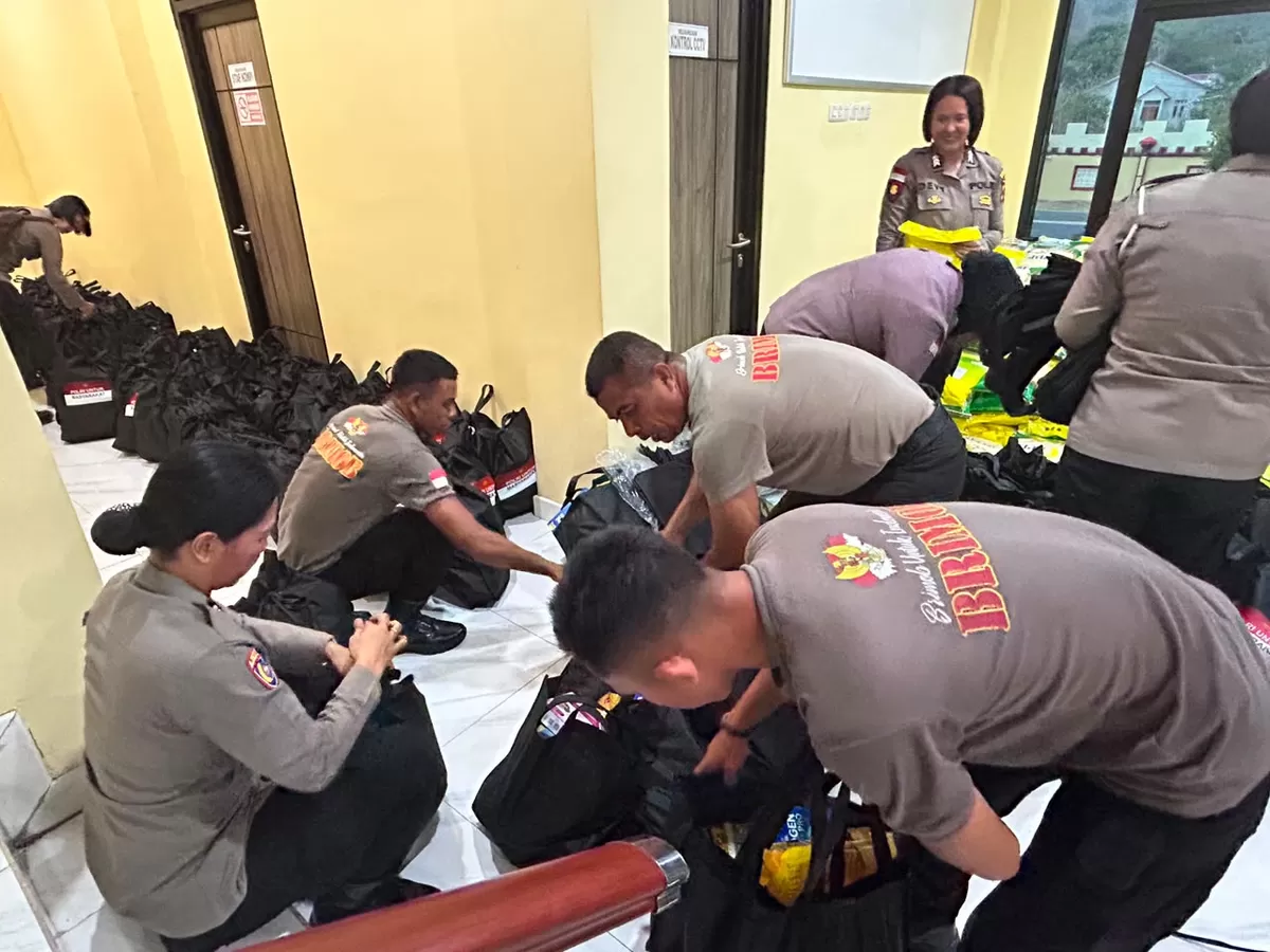 Polri siapkab ribuan paket sembako ubtuk korban gempa di Desa Nagekeo dan Ngada,NTt.(Foti/ Ist)