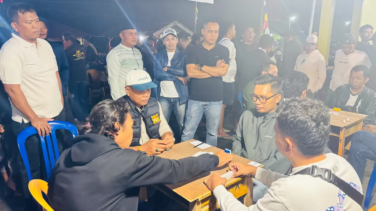Semarakan HUT RI  ke-81, Polsek Lebong Tengah, Polres Lebong, Bengkulu  gelar  turnamen Domono diikuti ratusan peseeta dari berbagai elemen masyarakat.(Foto/Ist)