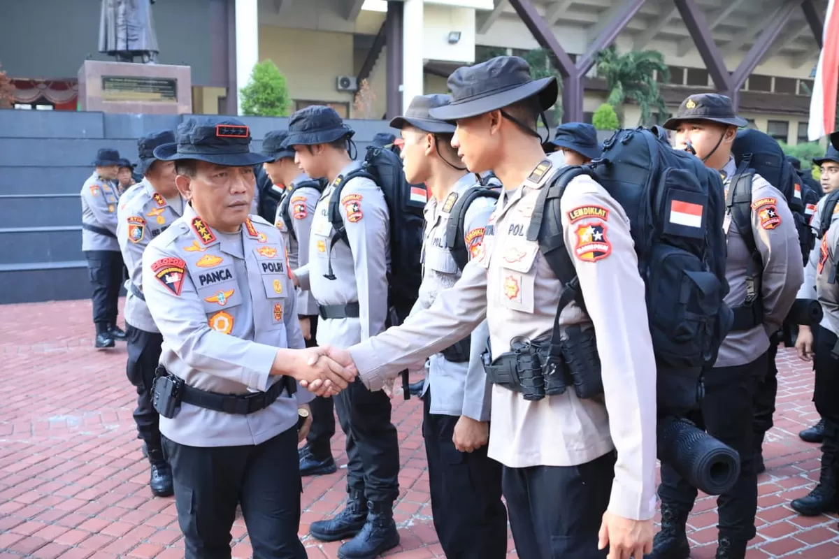 Ratusab personel Polri dikerahkan untuk memberikan edukasi Karhutla ke masyarakat di beberala wilayah di Tanah Air.(Foto/Ist)