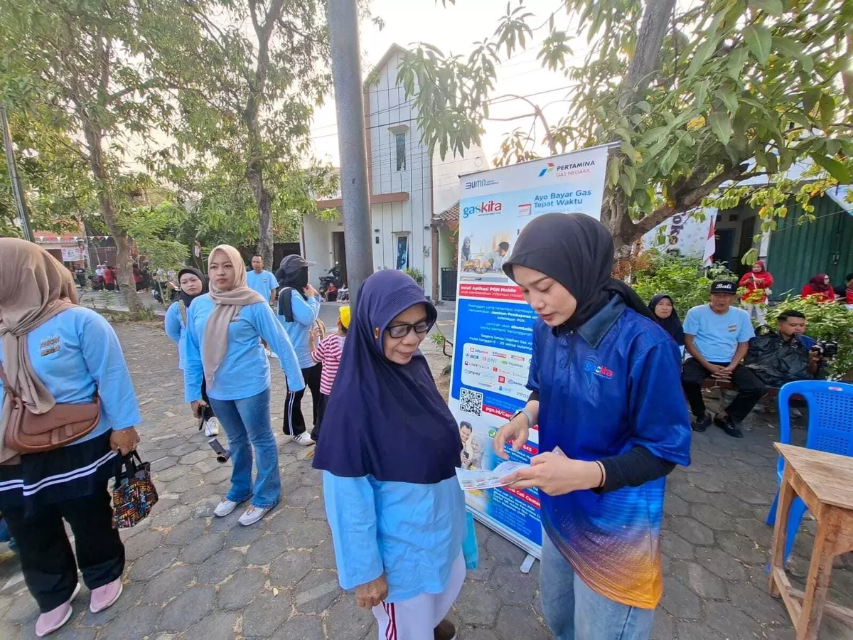 Ribuan warga Semarang ikut jalan sehat HUT RI, PGN manfaatkan momen ini untuk edukasi jargas yang aman, praktis, dan hemat.