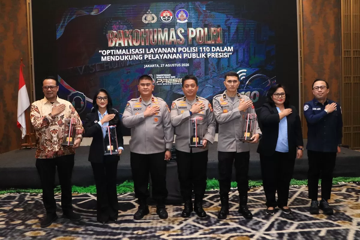 Polisi Gelwt Tenatik dan bahas layanan 1110.(oto/ Ist)