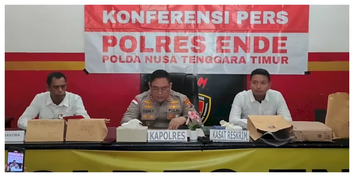 Kapolres Ende sat melakukan konferensi pers. (Foto TBN Polres Ende)