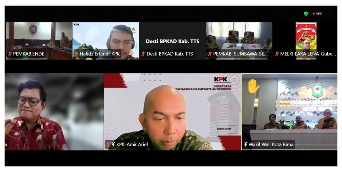 Gubernur NTT Emanuel Melkiades Laka Lena mengikuti rapat koordinasi JNBA 2026 melalui Zoom, membahas program antikorupsi partisipatif dan edukatif. (Foto TBN)